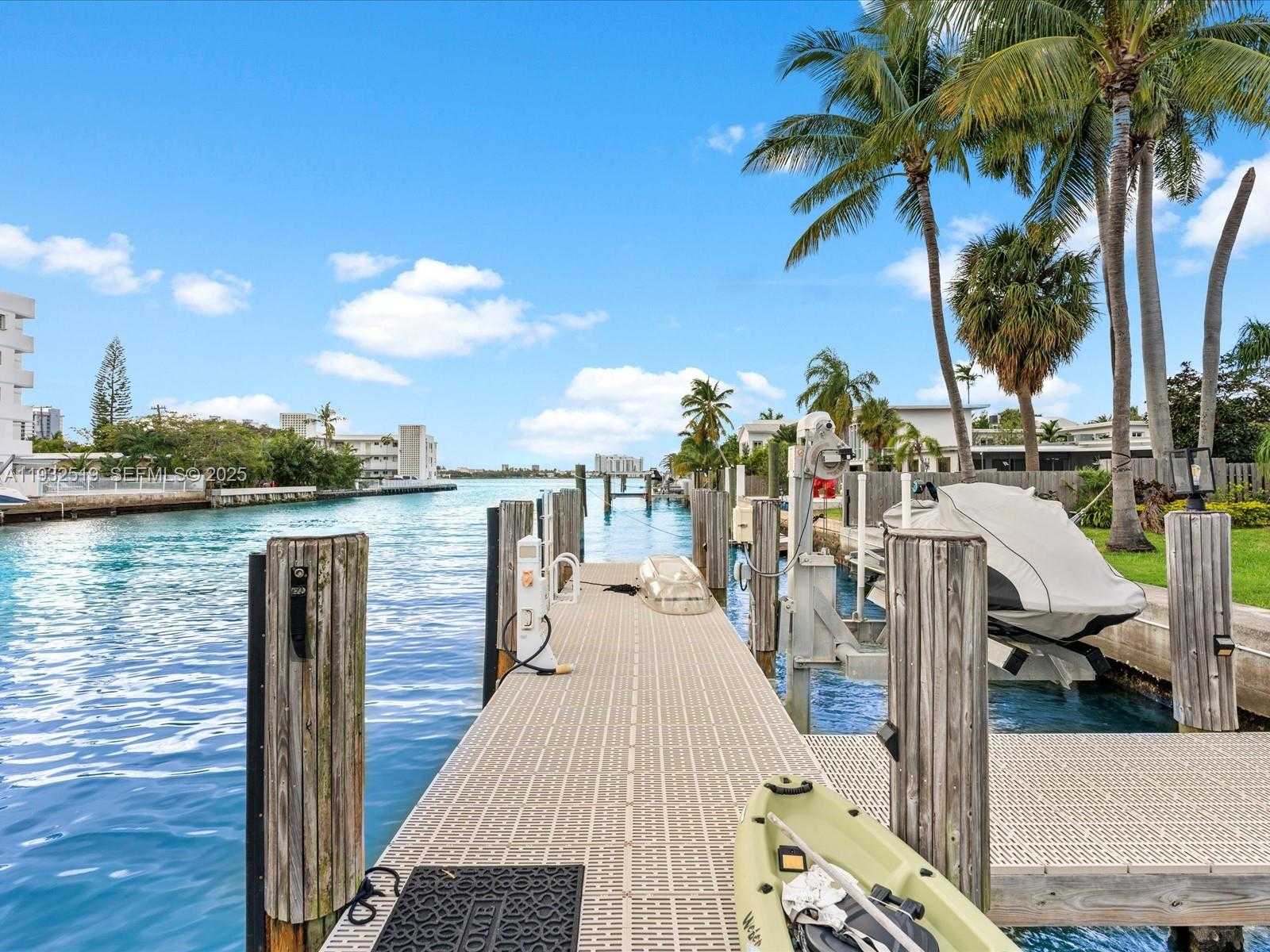 Small Image of 1000 SOUTH SHORE DR, Miami Beach Number 14