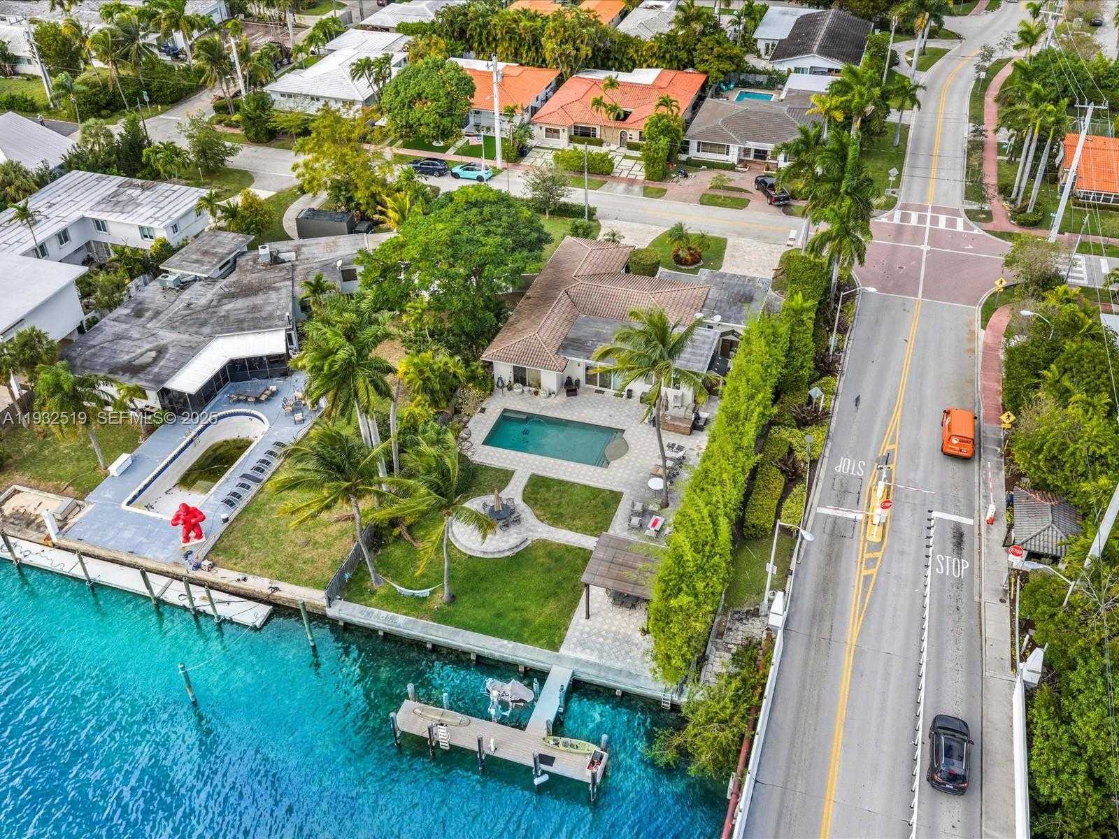 Small Image of 1000 SOUTH SHORE DR, Miami Beach Number 17