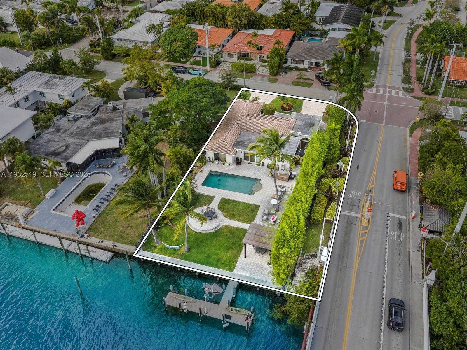 Small Image of 1000 SOUTH SHORE DR, Miami Beach Number 3