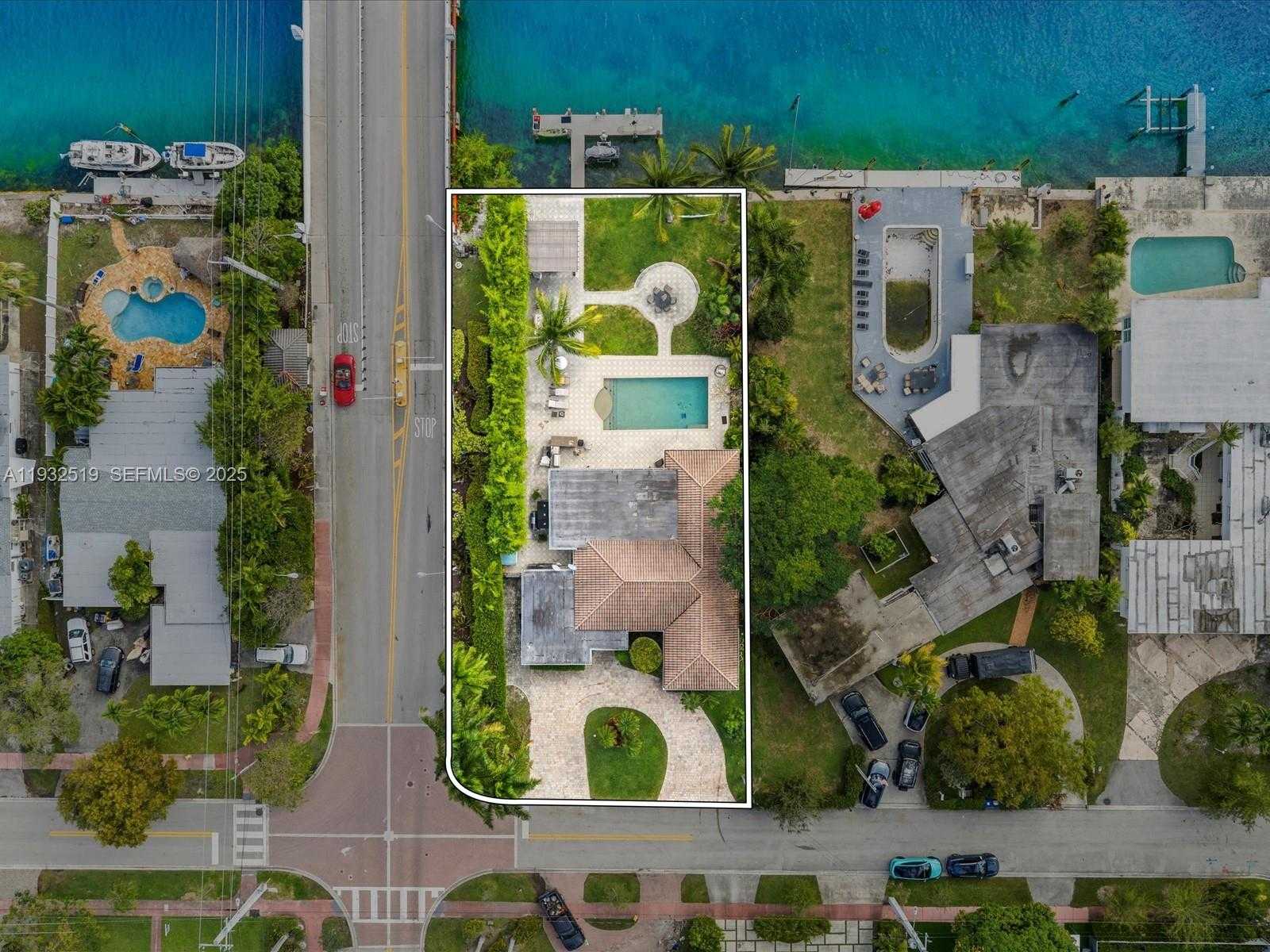 Small Image of 1000 SOUTH SHORE DR, Miami Beach Number 4