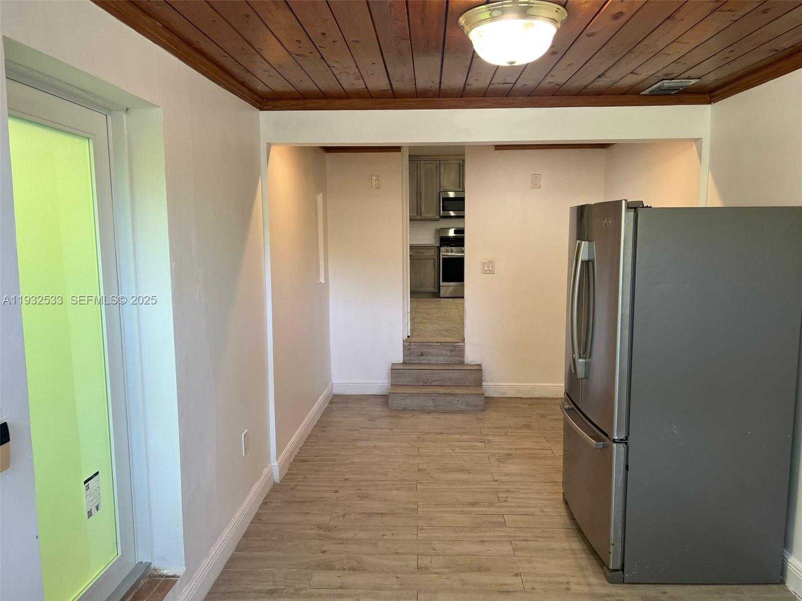 Small Image of 4575 POST AVE, Miami Beach Number 33