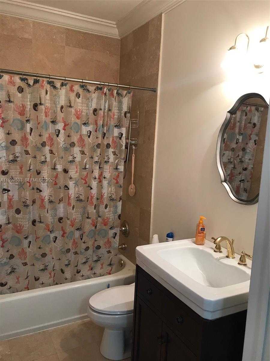 Small Image of 4575 POST AVE, Miami Beach Number 38