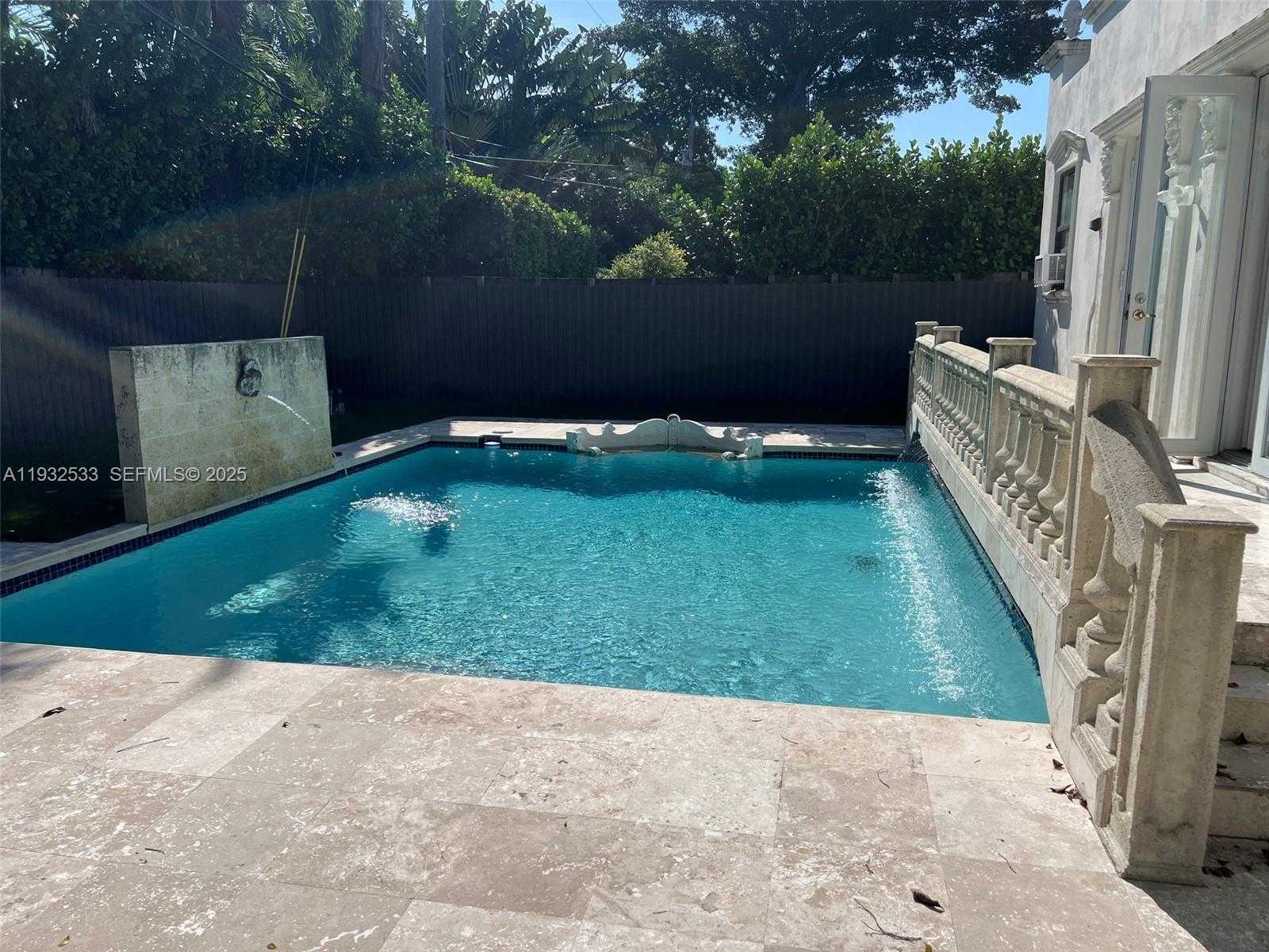 Small Image of 4575 POST AVE, Miami Beach Number 49