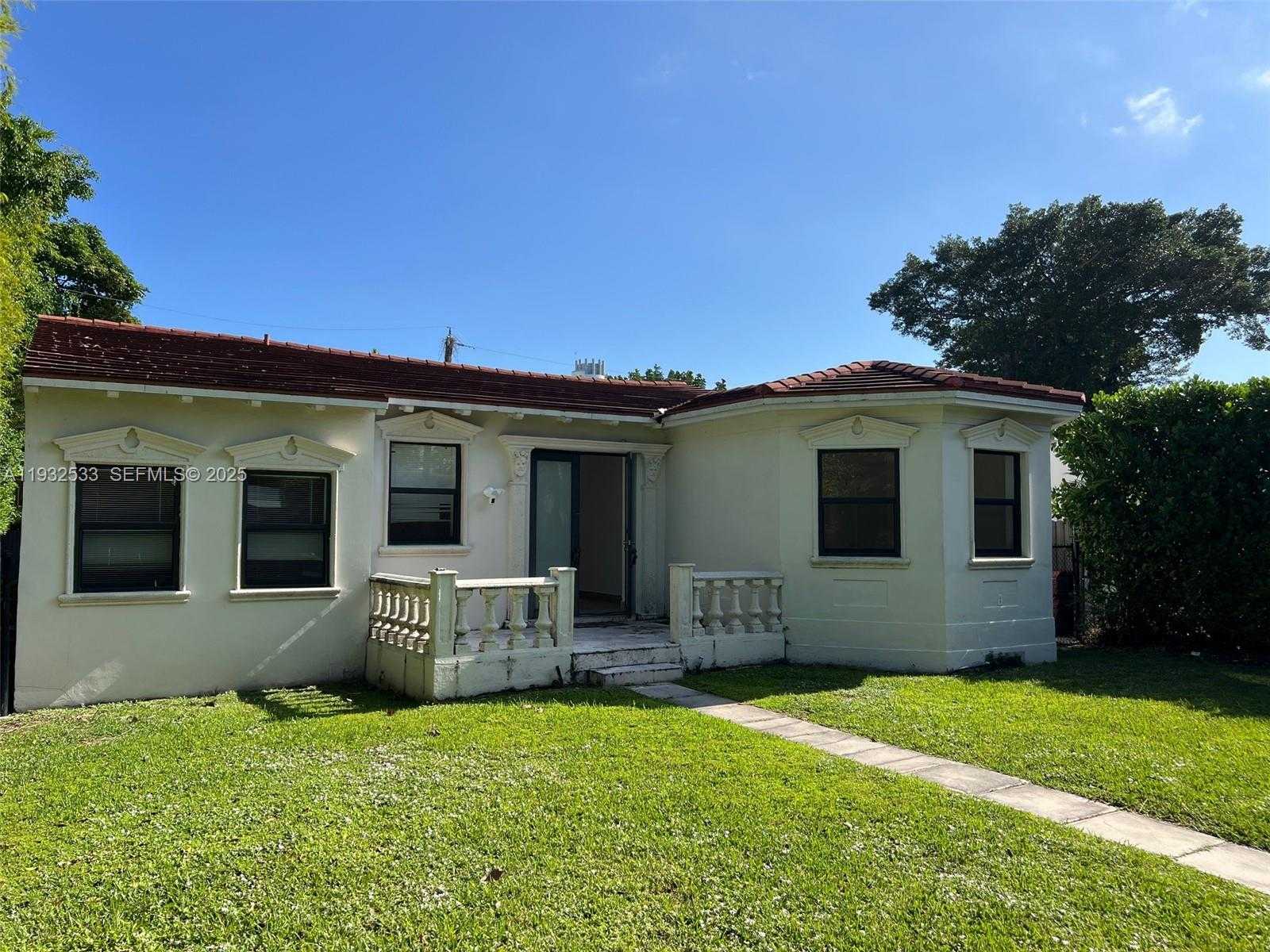 Small Image of 4575 POST AVE, Miami Beach Number 5