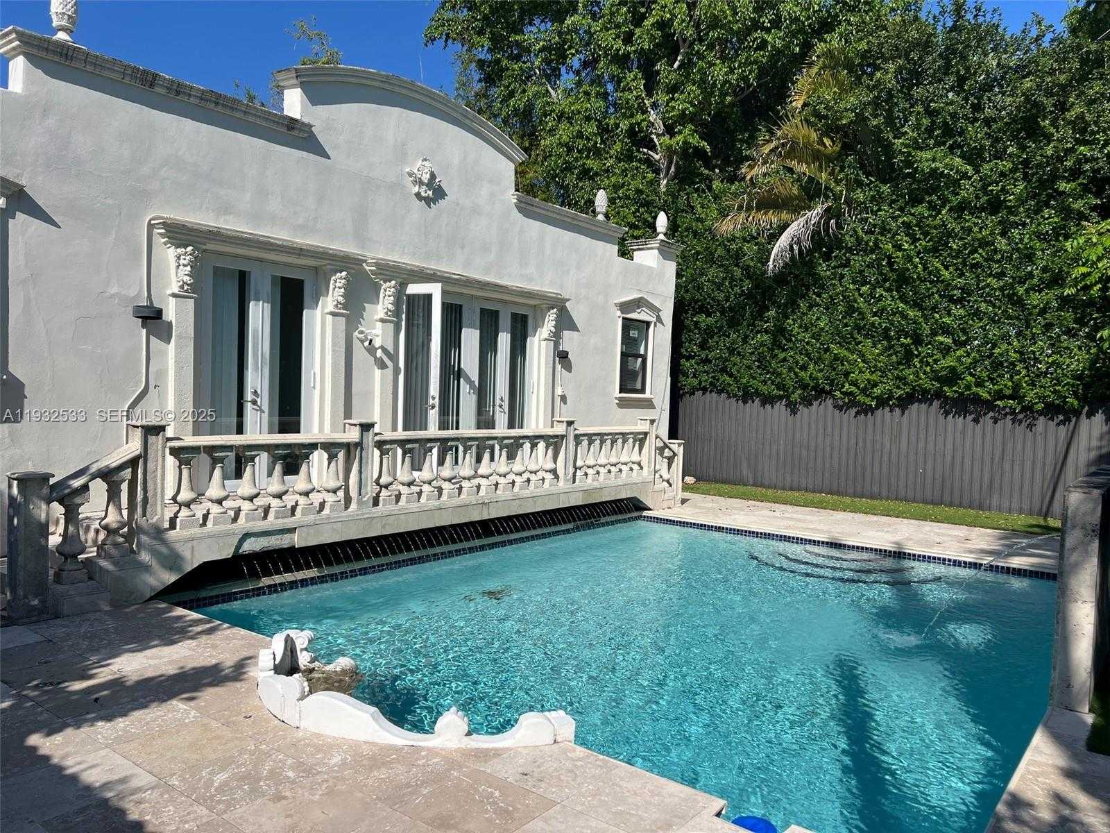 Small Image of 4575 POST AVE, Miami Beach Number 7