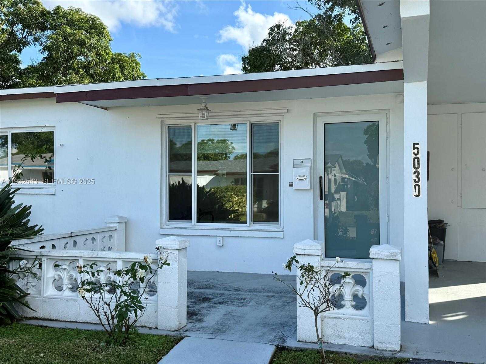 Small Image of 5030 NORTH WEST 42ND ST, Lauderdale Lakes Number 3