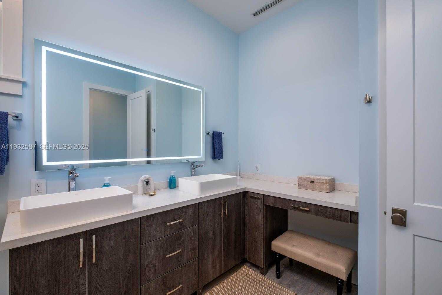 Small Image of 108 SUNRISE DR, Marathon Number 24