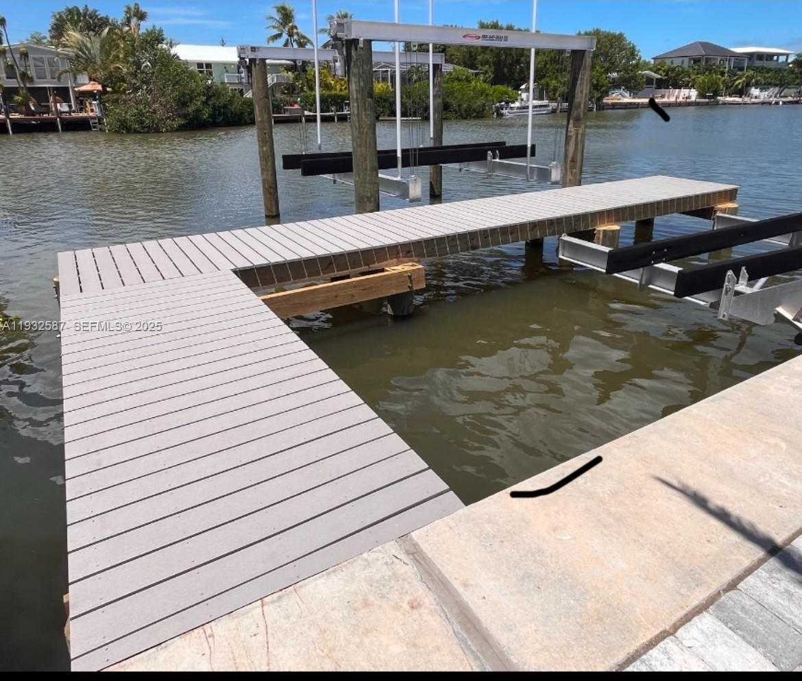 Small Image of 108 SUNRISE DR, Marathon Number 39