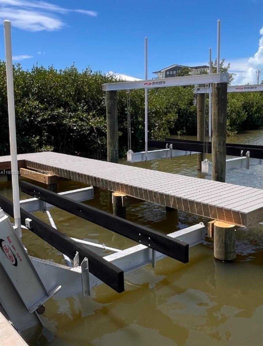 Small Image of 108 SUNRISE DR, Marathon Number 40