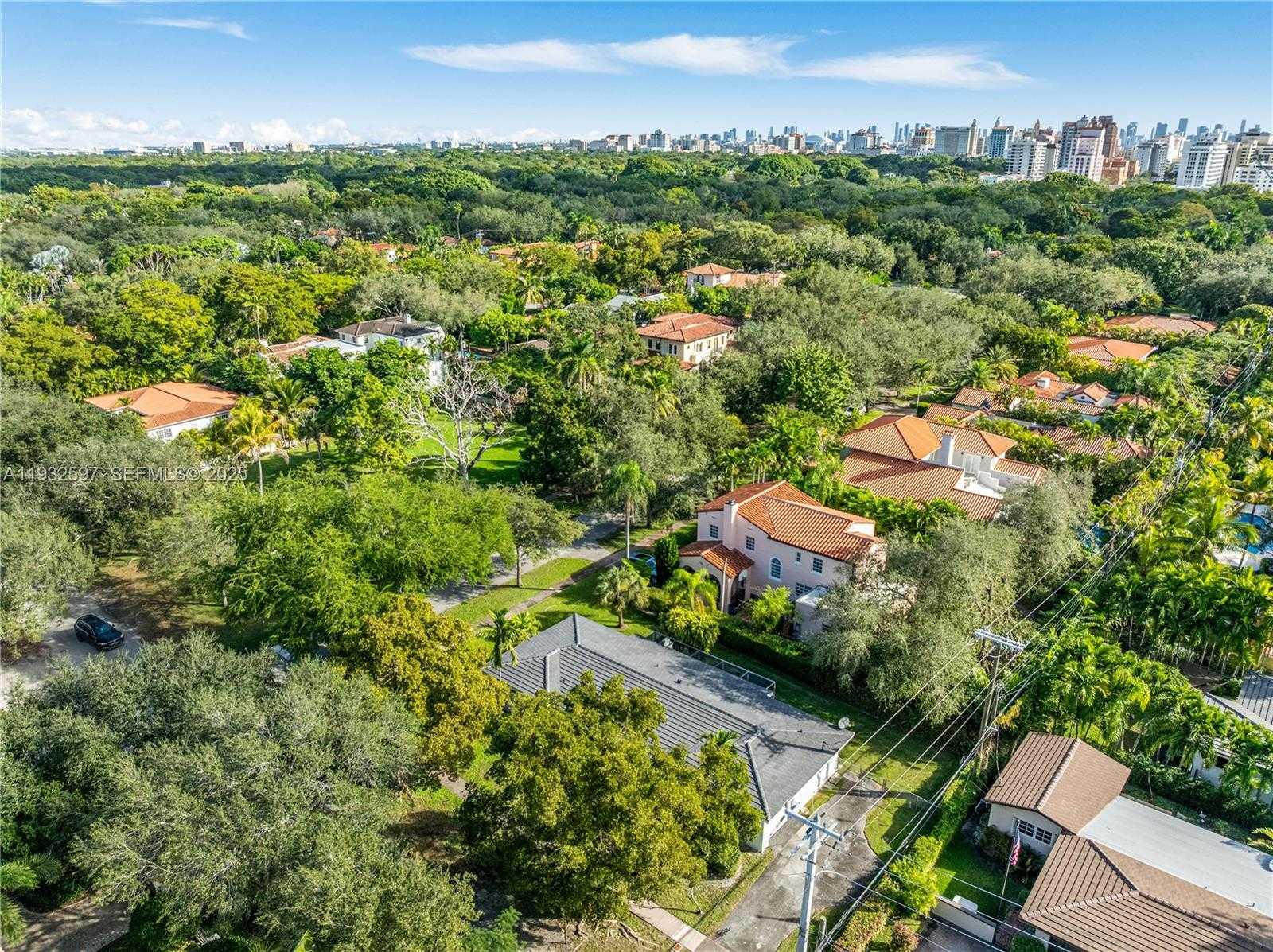 Small Image of 2601 CORDOVA ST, Coral Gables Number 11