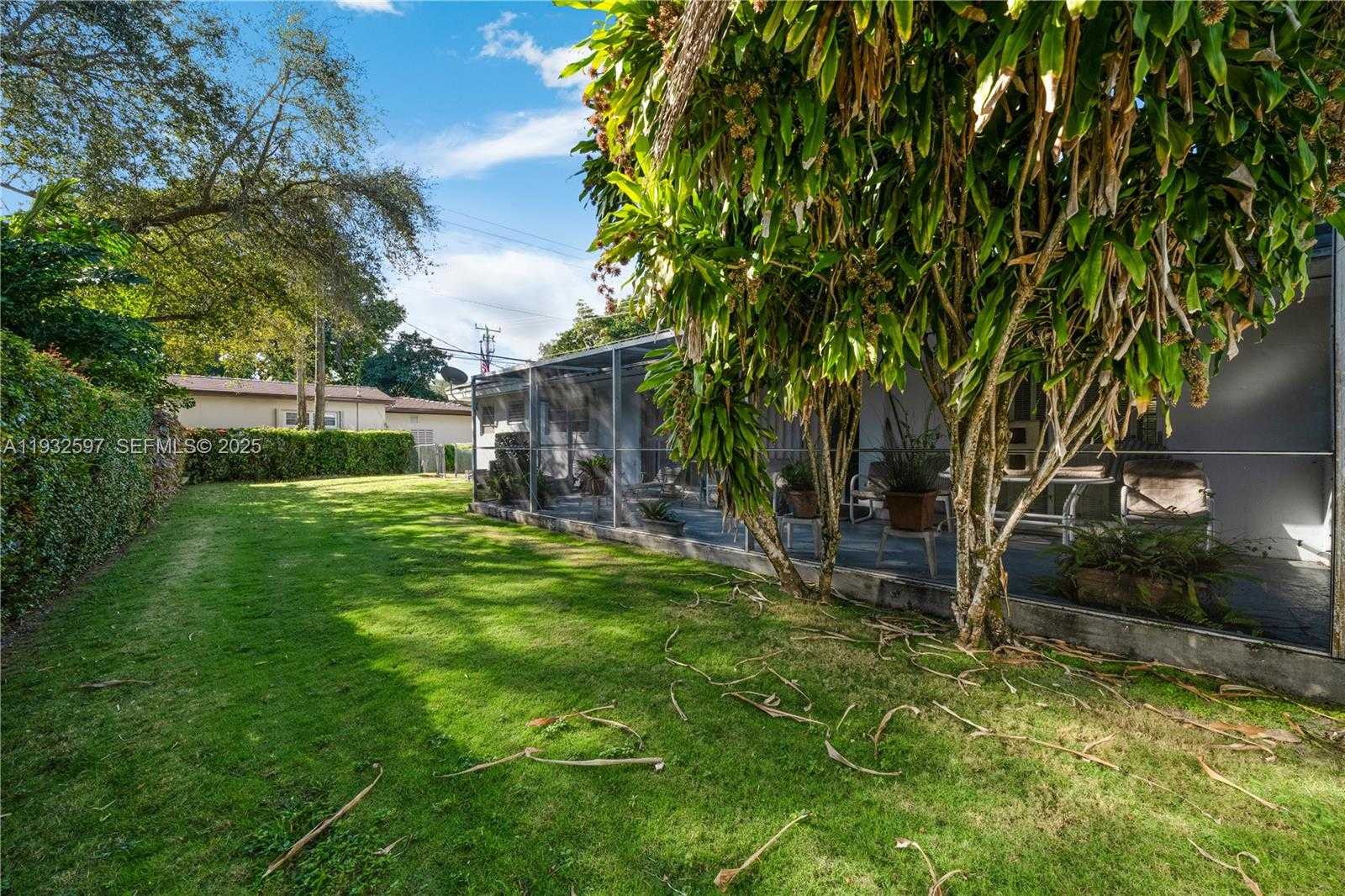 Small Image of 2601 CORDOVA ST, Coral Gables Number 14