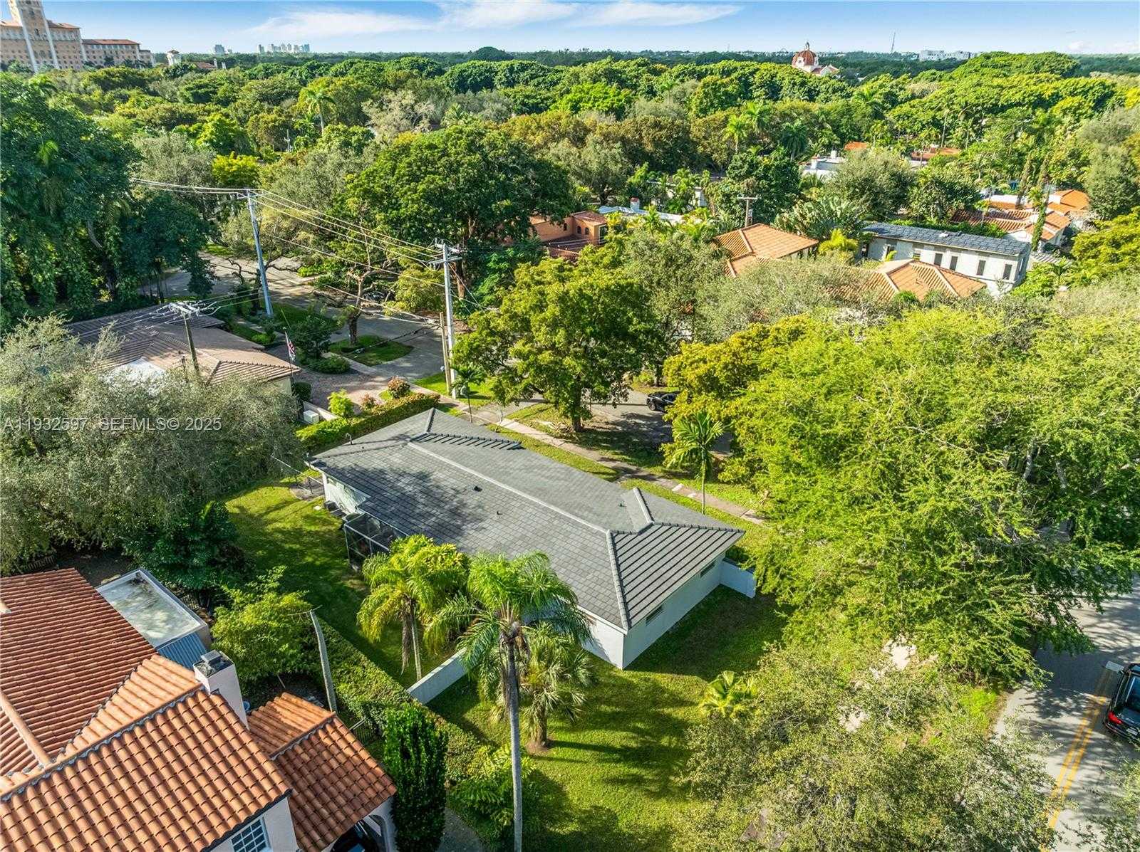 Small Image of 2601 CORDOVA ST, Coral Gables Number 15