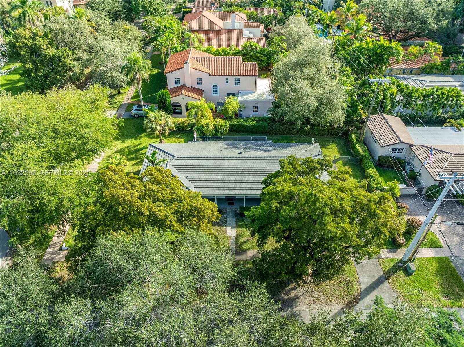 Small Image of 2601 CORDOVA ST, Coral Gables Number 19