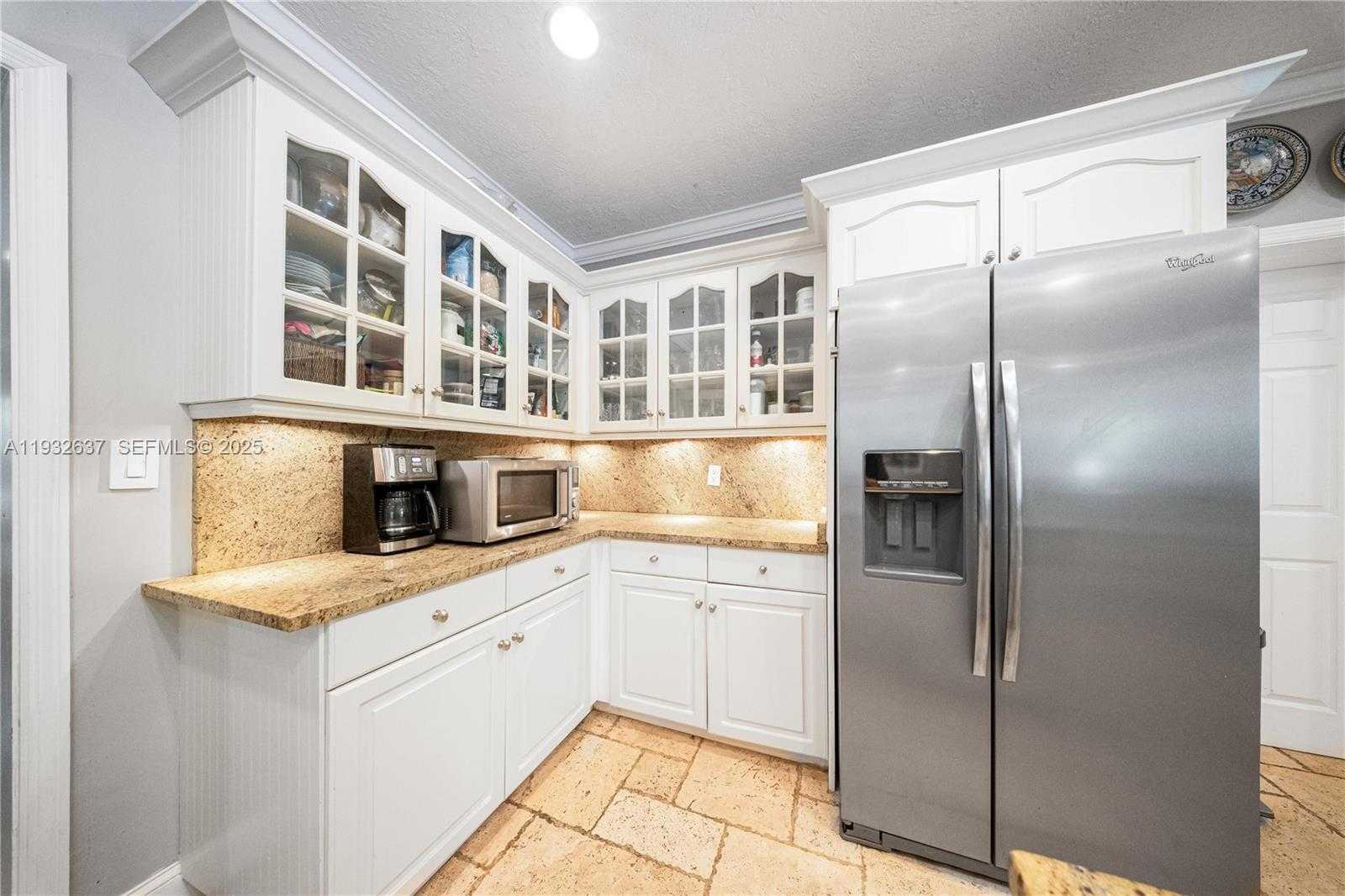 Small Image of 10900 SOUTH WEST 90TH AVE, Miami Number 12