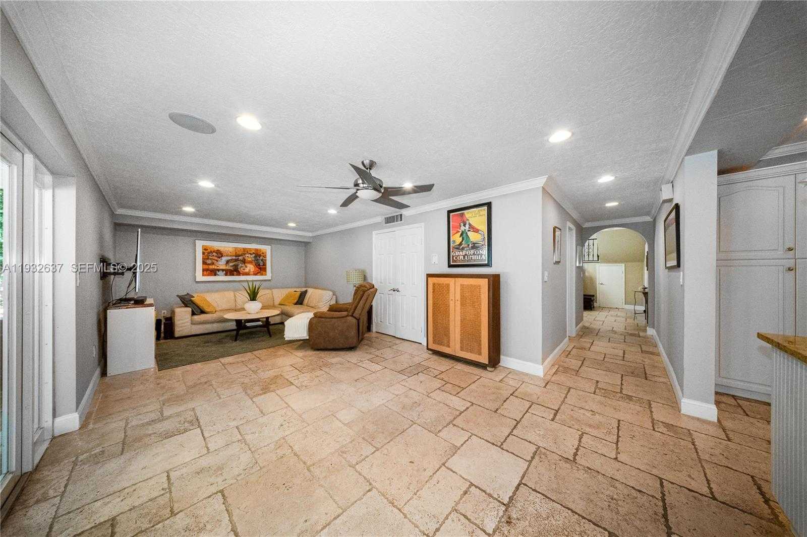 Small Image of 10900 SOUTH WEST 90TH AVE, Miami Number 15