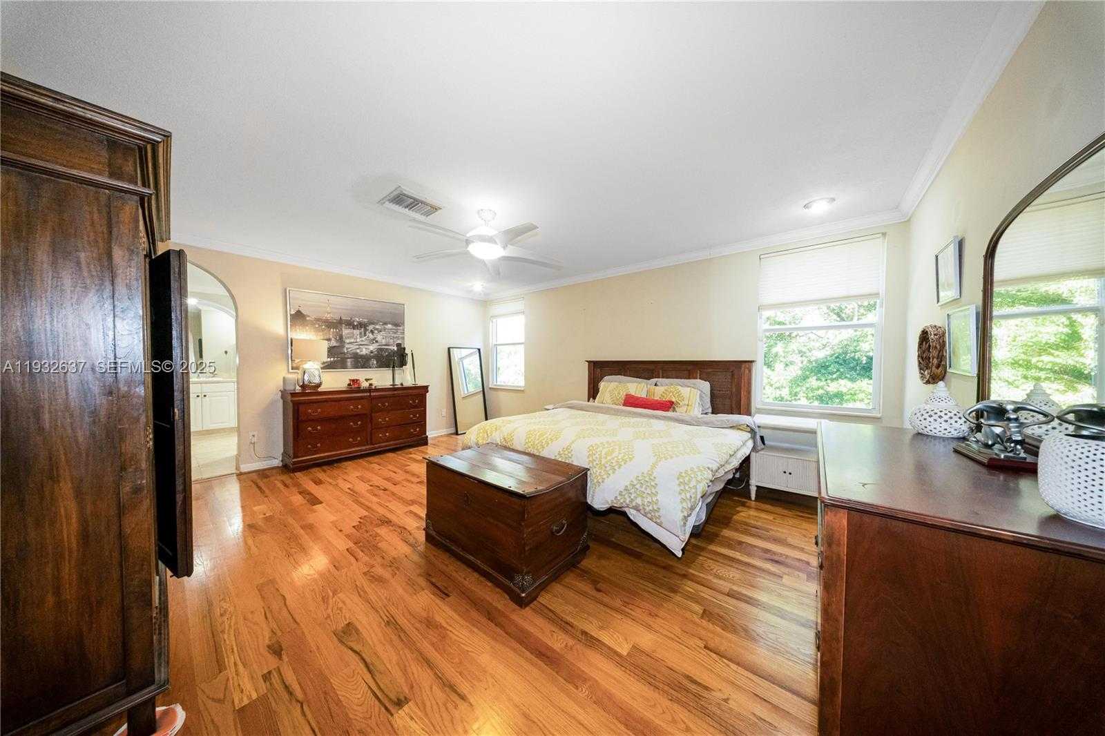 Small Image of 10900 SOUTH WEST 90TH AVE, Miami Number 19