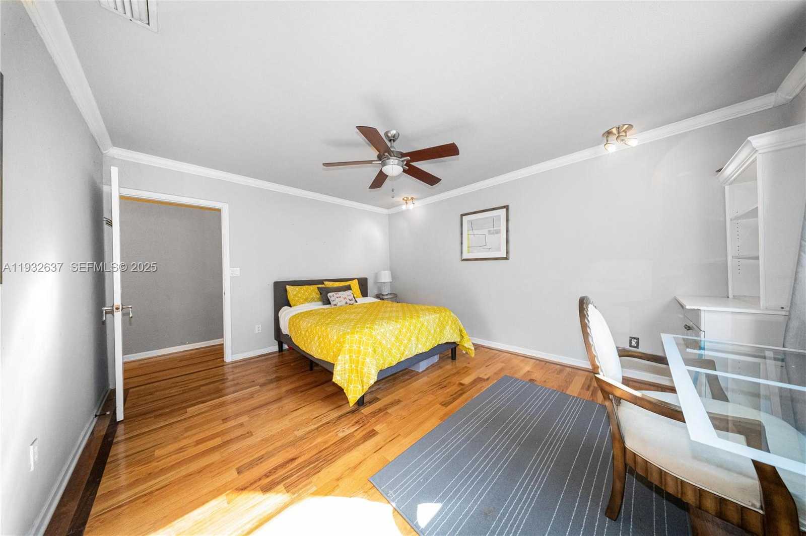 Small Image of 10900 SOUTH WEST 90TH AVE, Miami Number 23