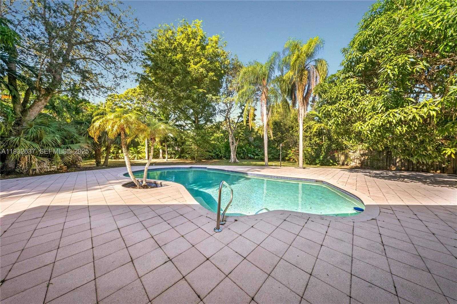 Small Image of 10900 SOUTH WEST 90TH AVE, Miami Number 3