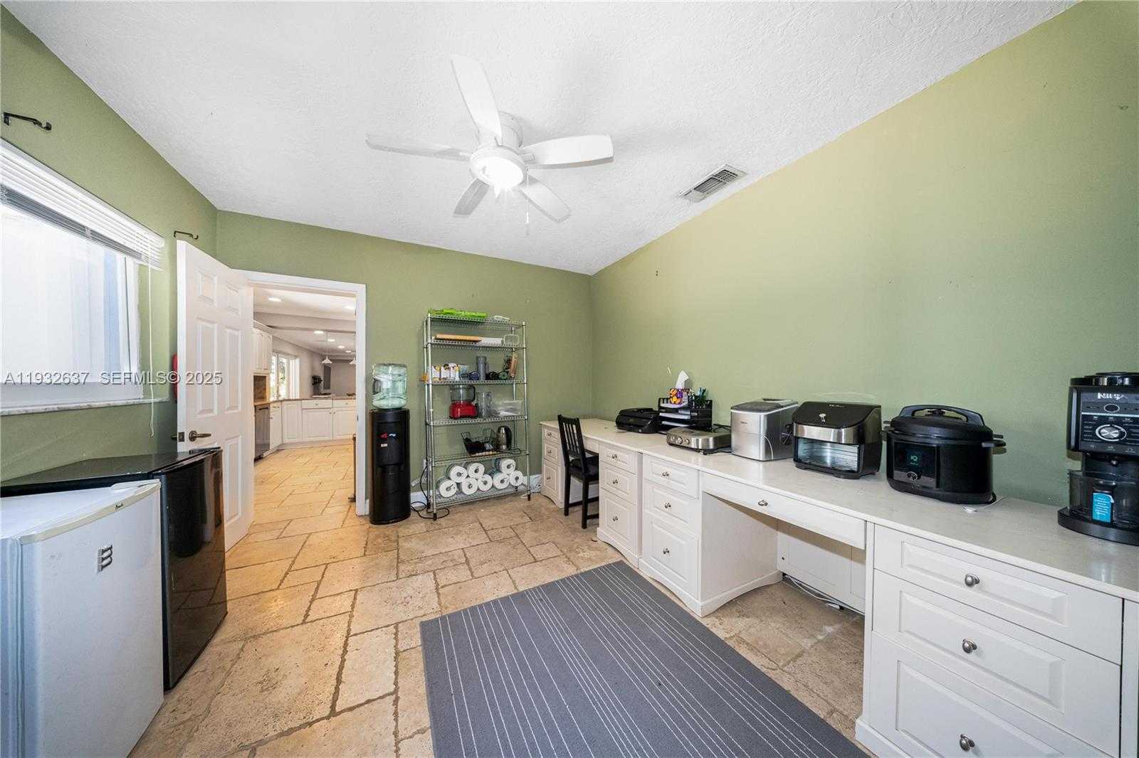 Small Image of 10900 SOUTH WEST 90TH AVE, Miami Number 31