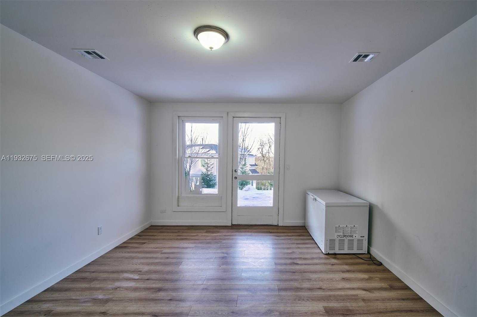 Small Image of 189 MC NAMARA RD, Out of City Number 26