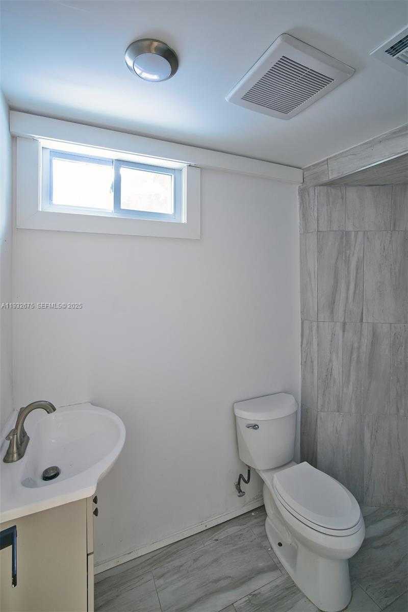 Small Image of 189 MC NAMARA RD, Out of City Number 27