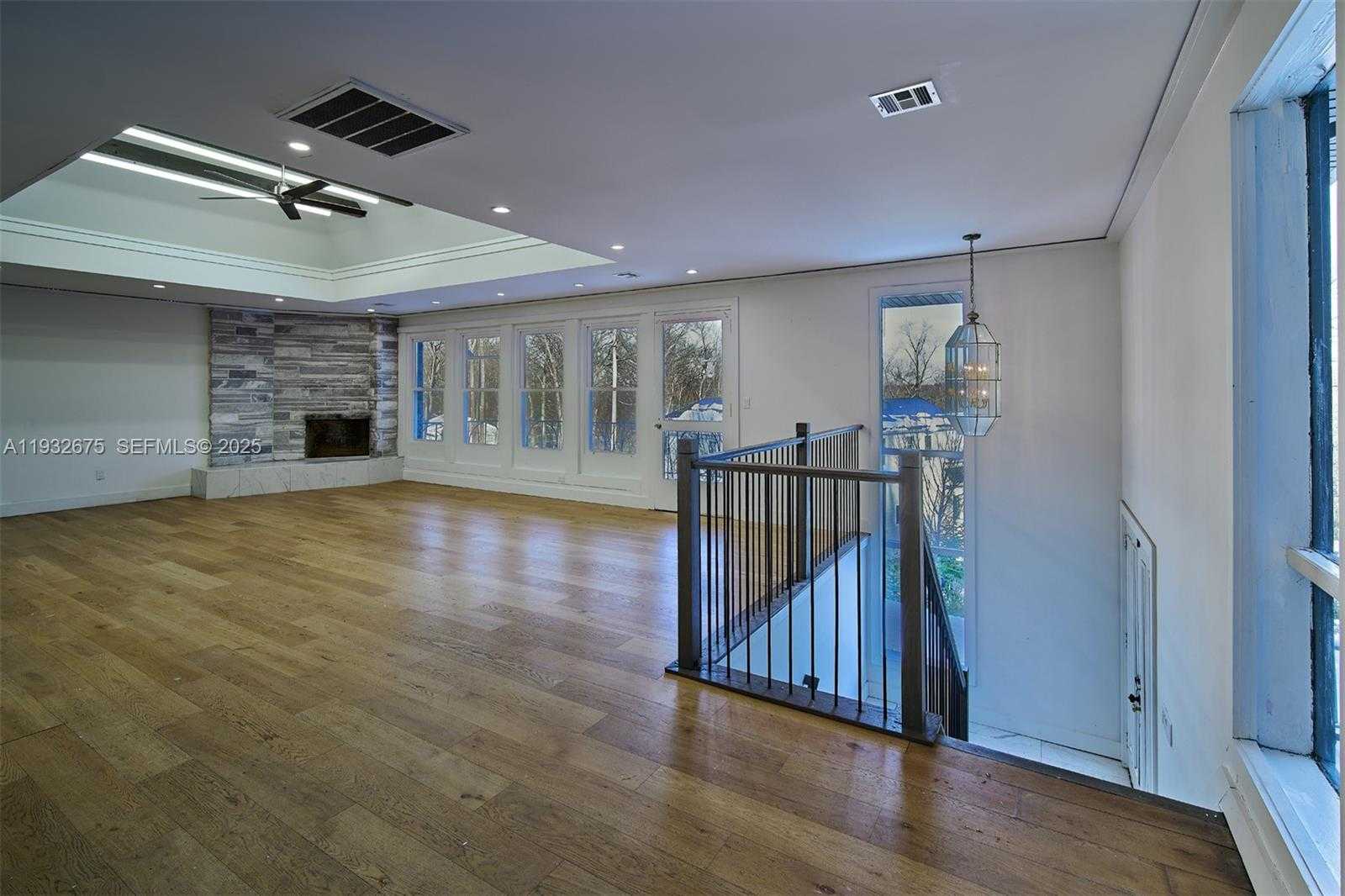 Small Image of 189 MC NAMARA RD, Out of City Number 4