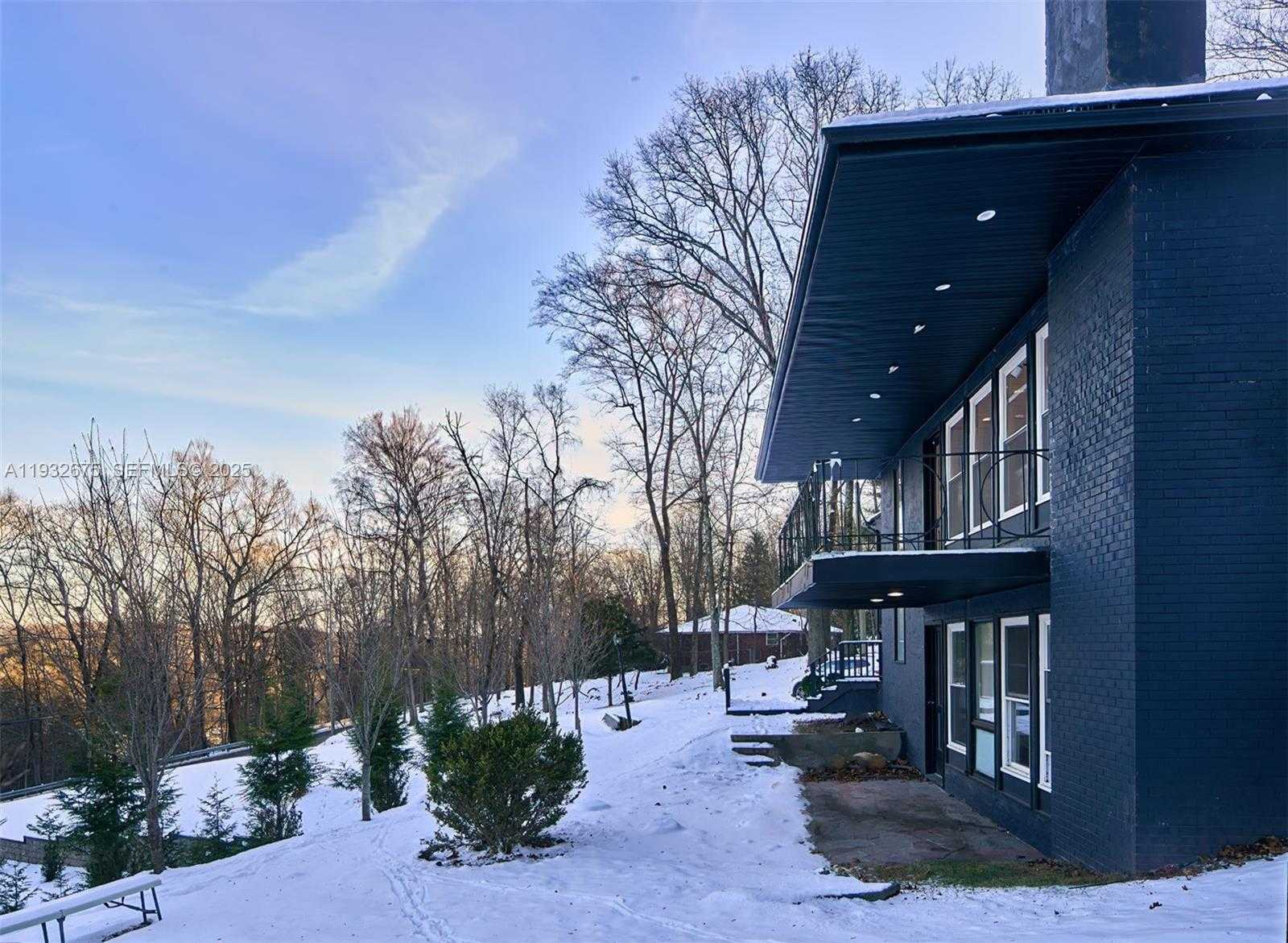 Small Image of 189 MC NAMARA RD, Out of City Number 40