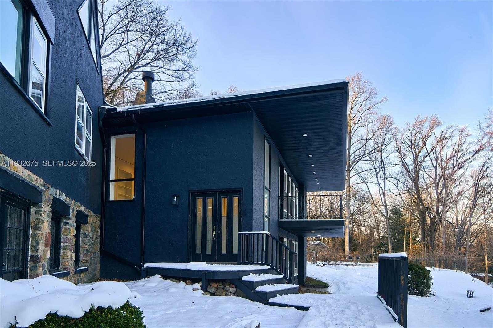 Small Image of 189 MC NAMARA RD, Out of City Number 41