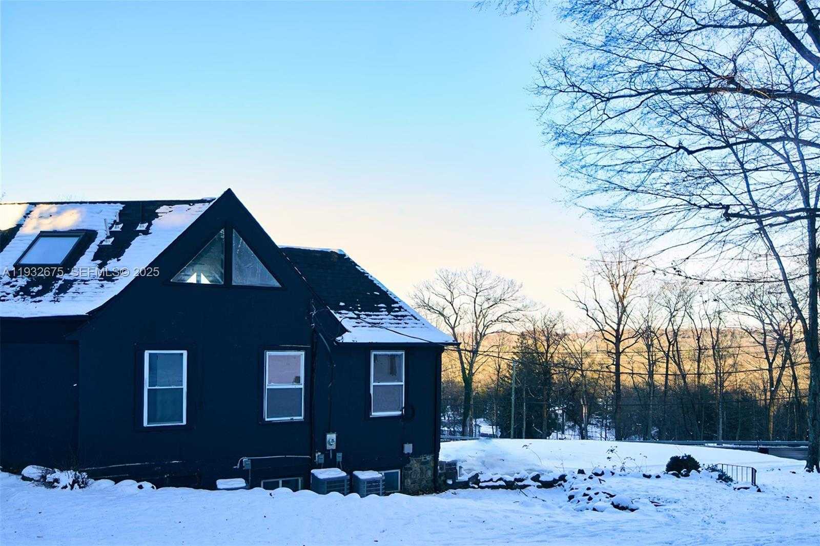 Small Image of 189 MC NAMARA RD, Out of City Number 42