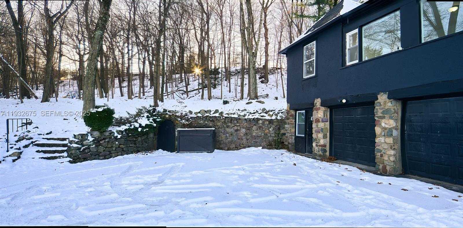 Small Image of 189 MC NAMARA RD, Out of City Number 45