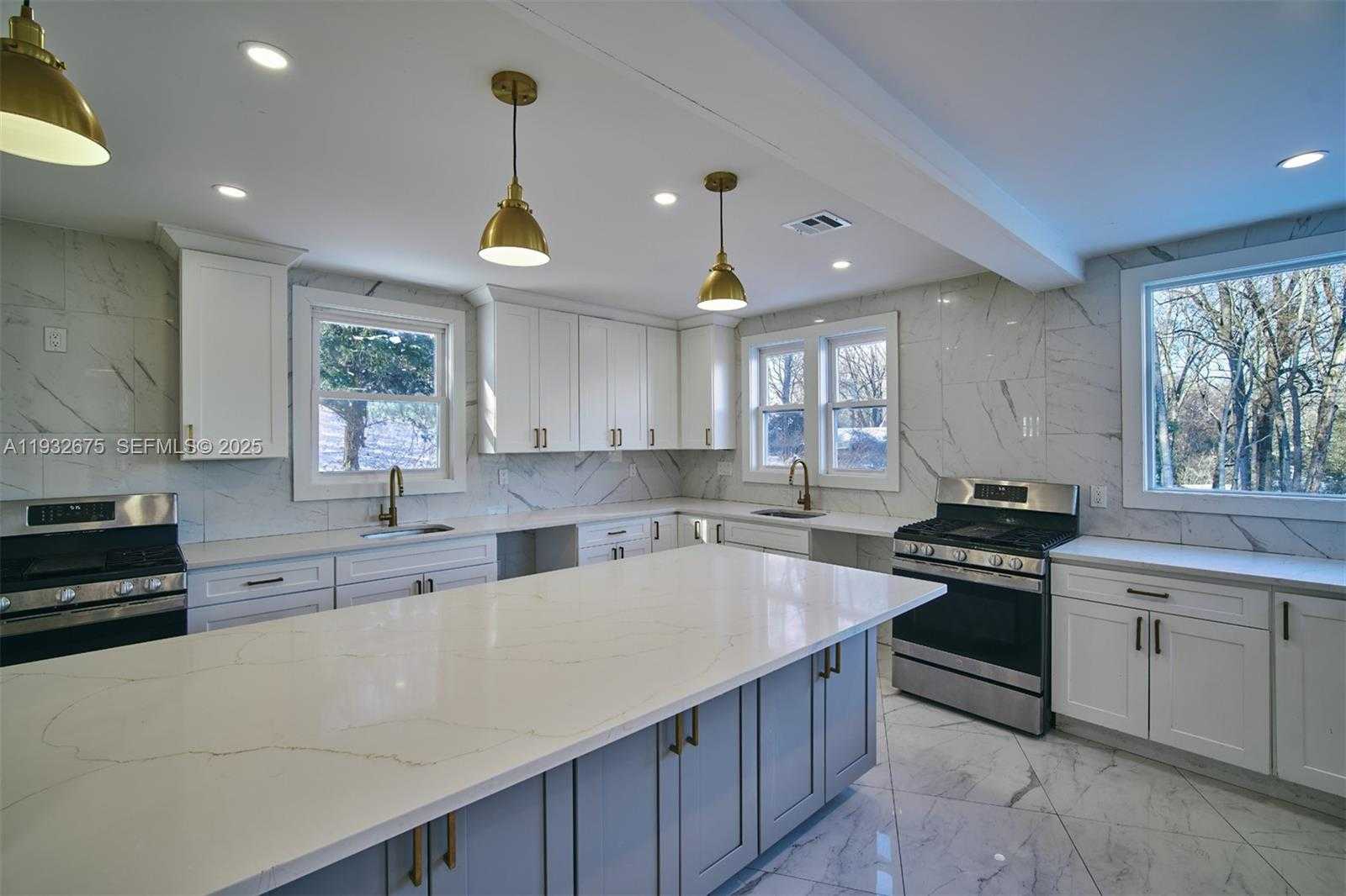 Small Image of 189 MC NAMARA RD, Out of City Number 5