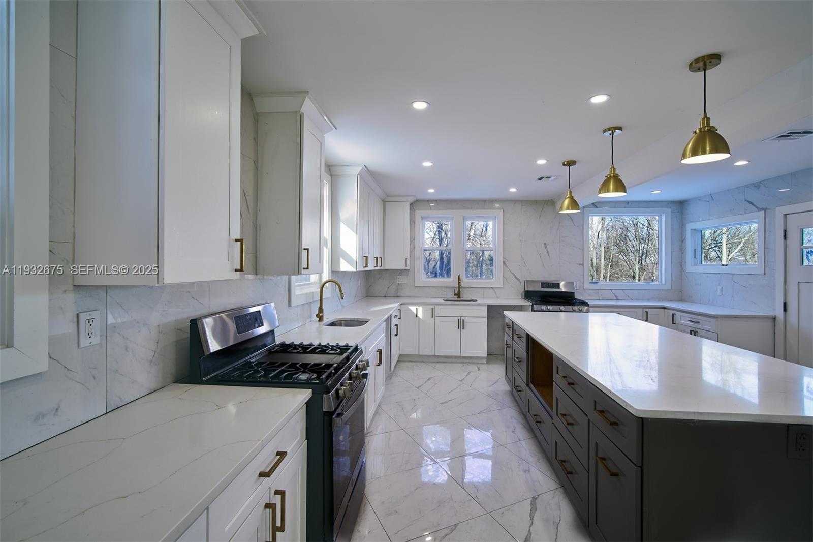 Small Image of 189 MC NAMARA RD, Out of City Number 7