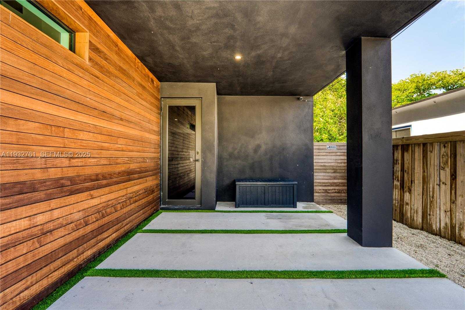 Small Image of 58 NORTH WEST 52ND ST, Miami Number 3