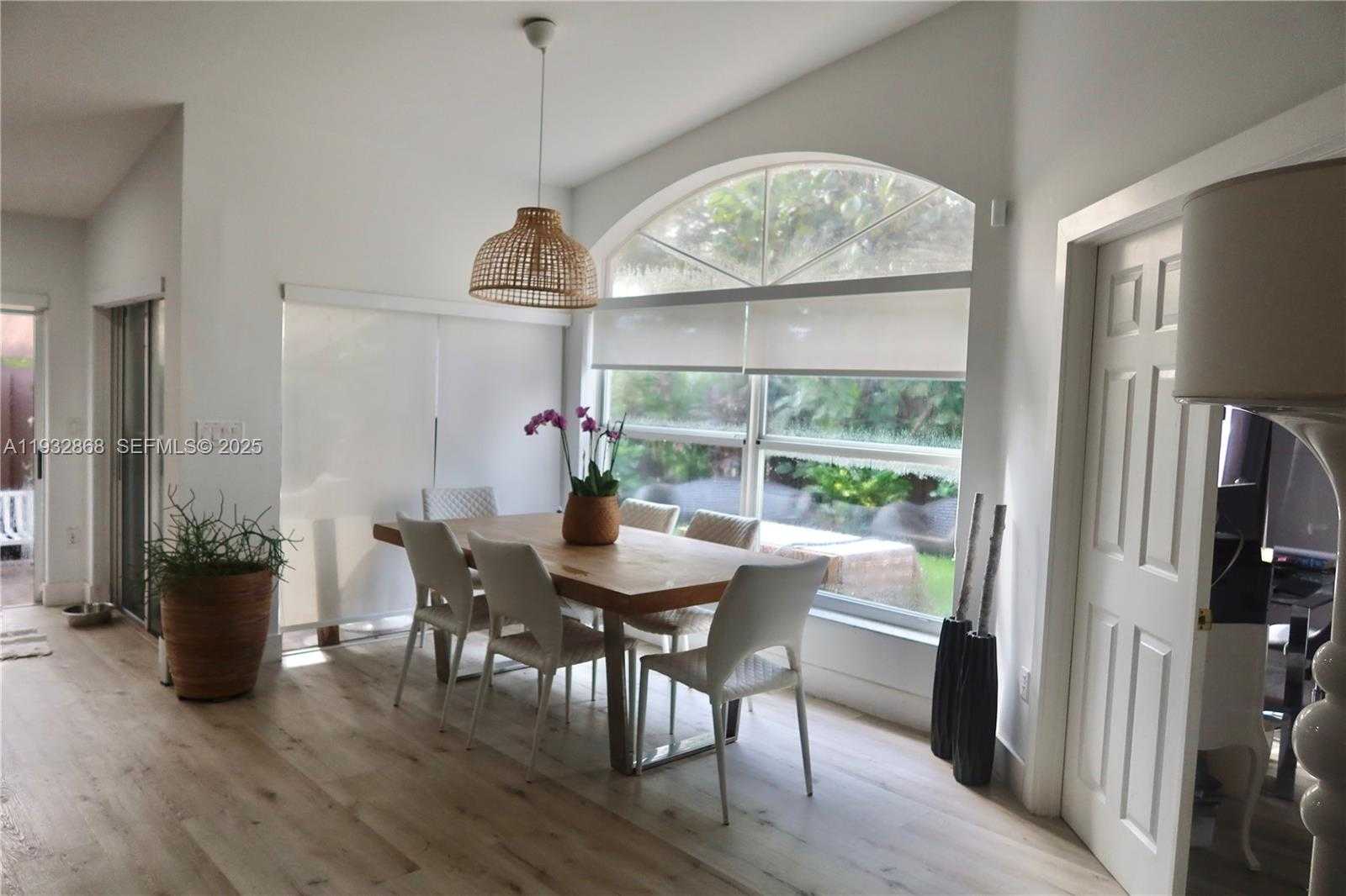 Small Image of 5862 NORTH WEST 113TH PL, Doral Number 4