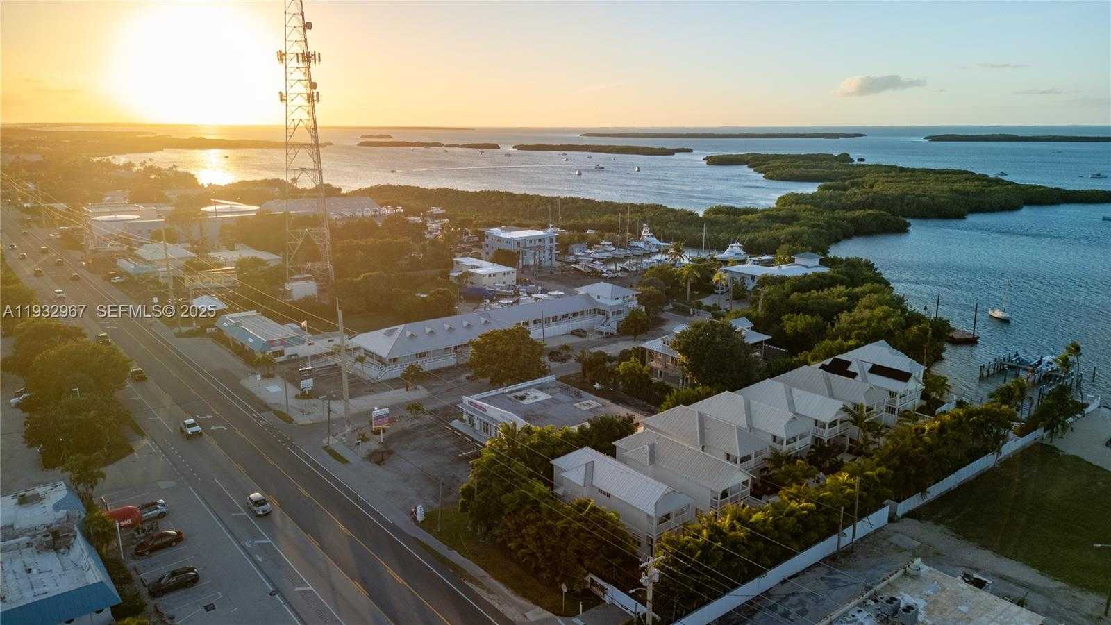 Small Image of Islamorada Number 13