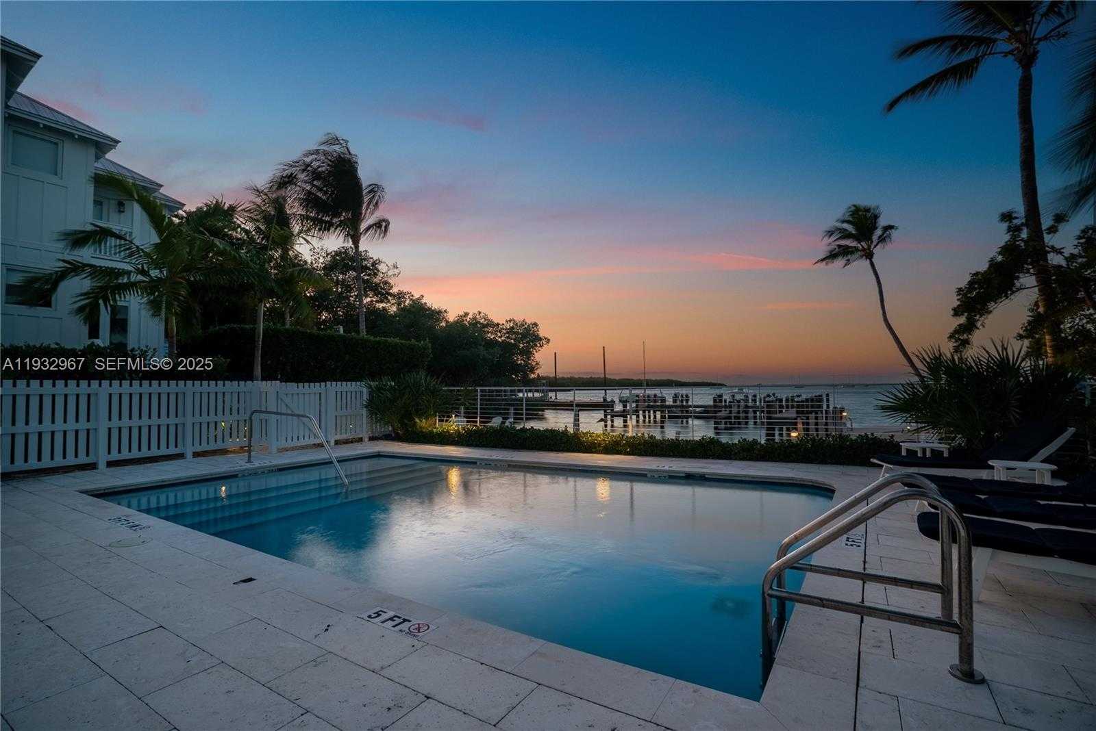 Small Image of Islamorada Number 24