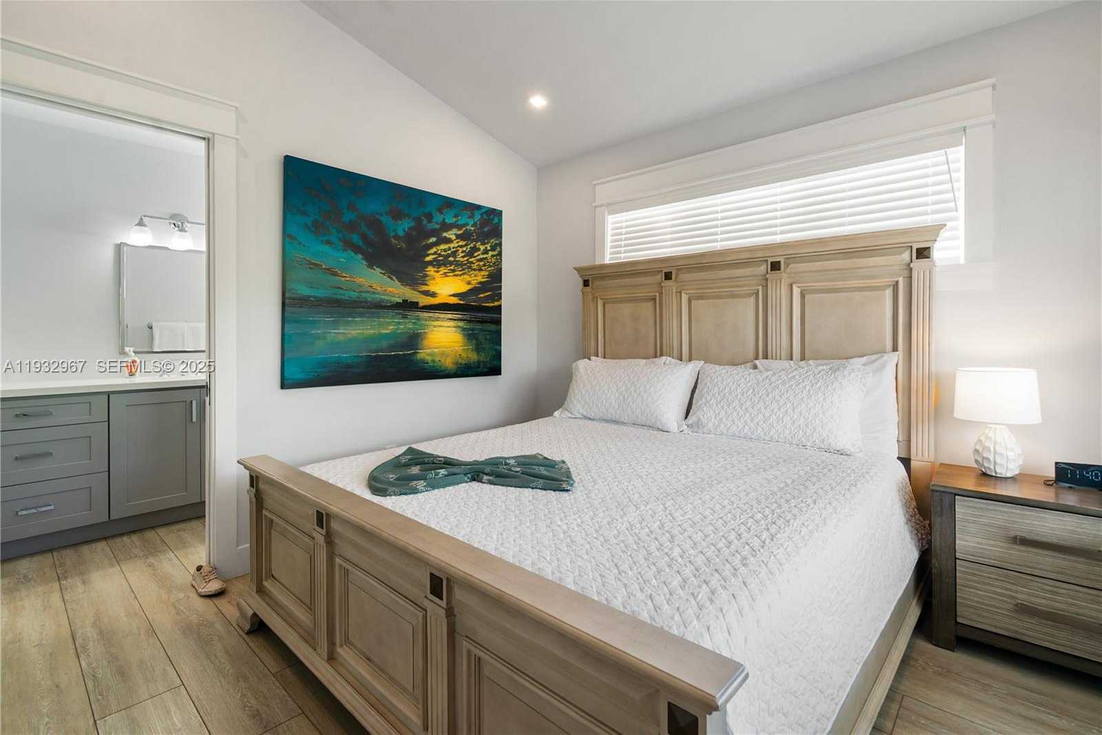 Small Image of Islamorada Number 41