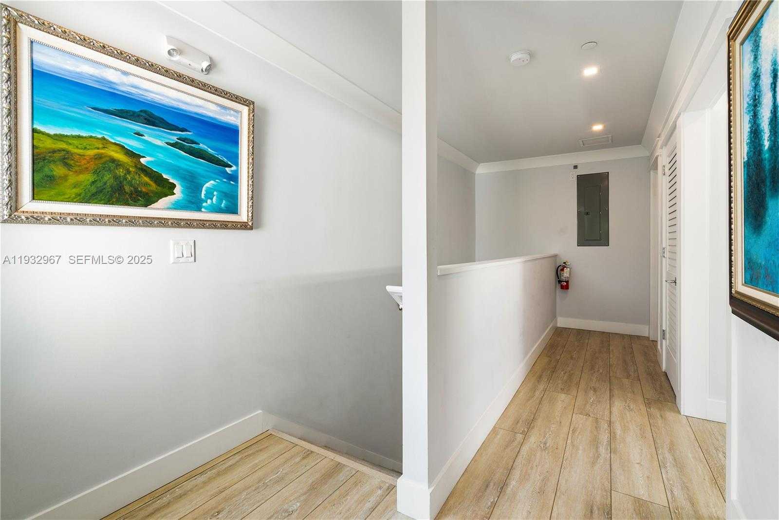 Small Image of Islamorada Number 42