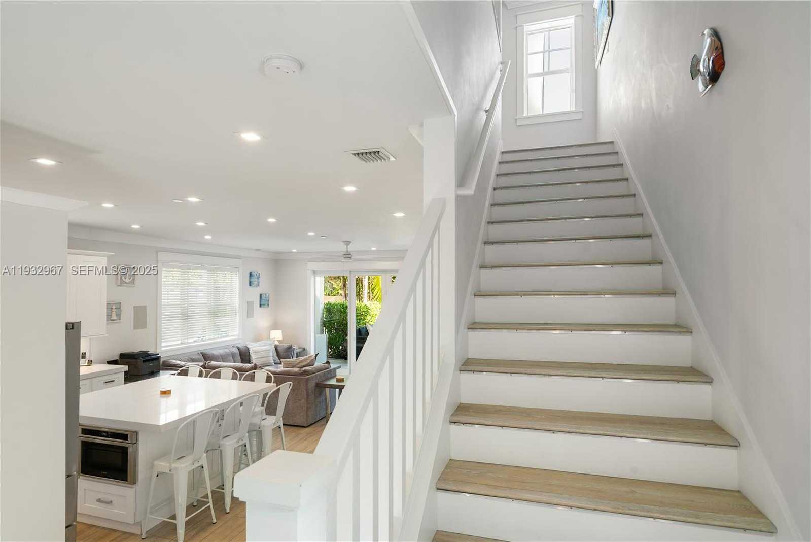 Small Image of Islamorada Number 44