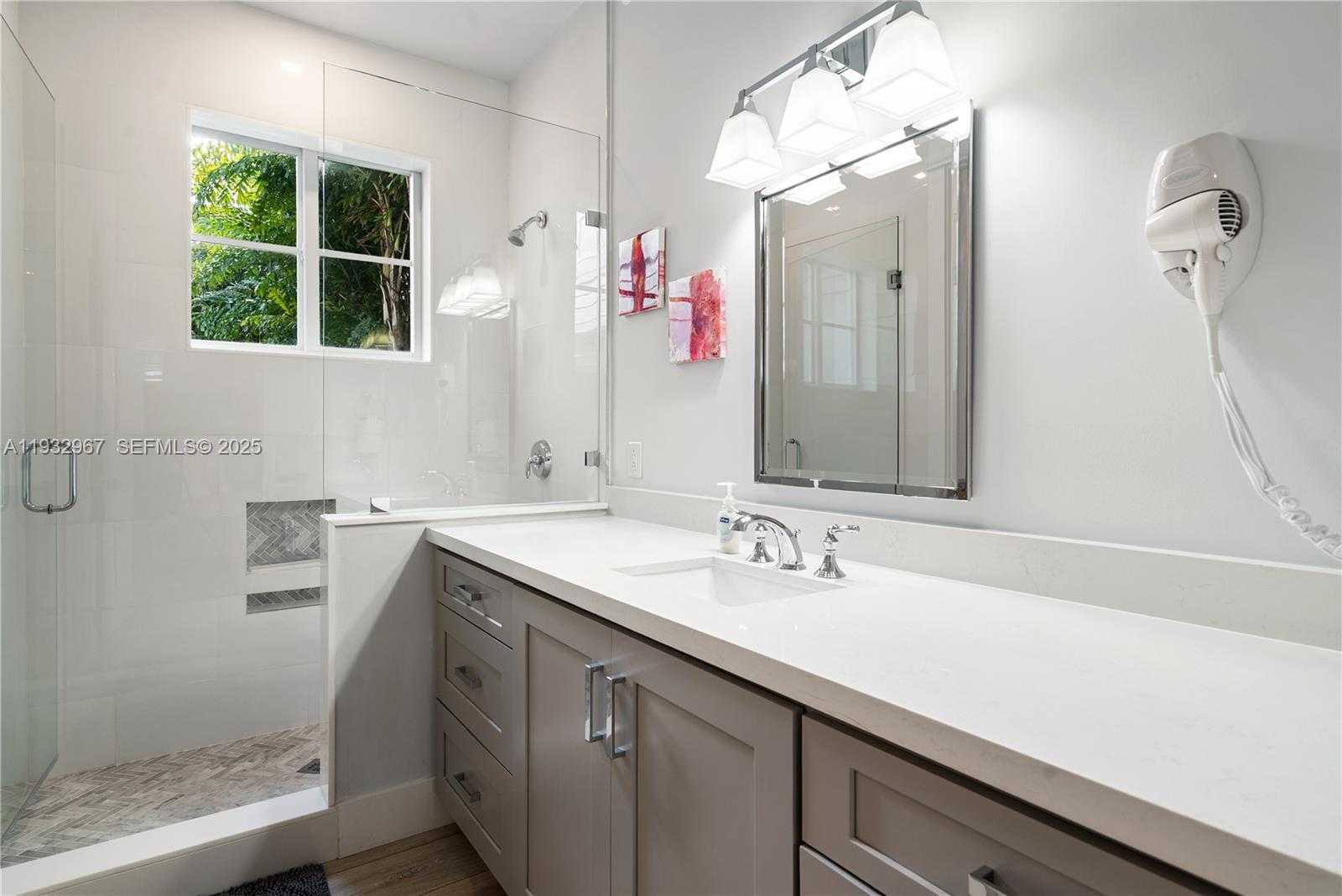 Small Image of Islamorada Number 46