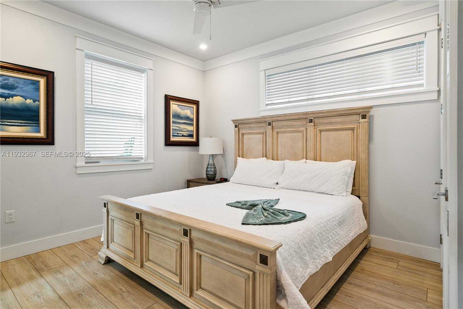 Small Image of Islamorada Number 48