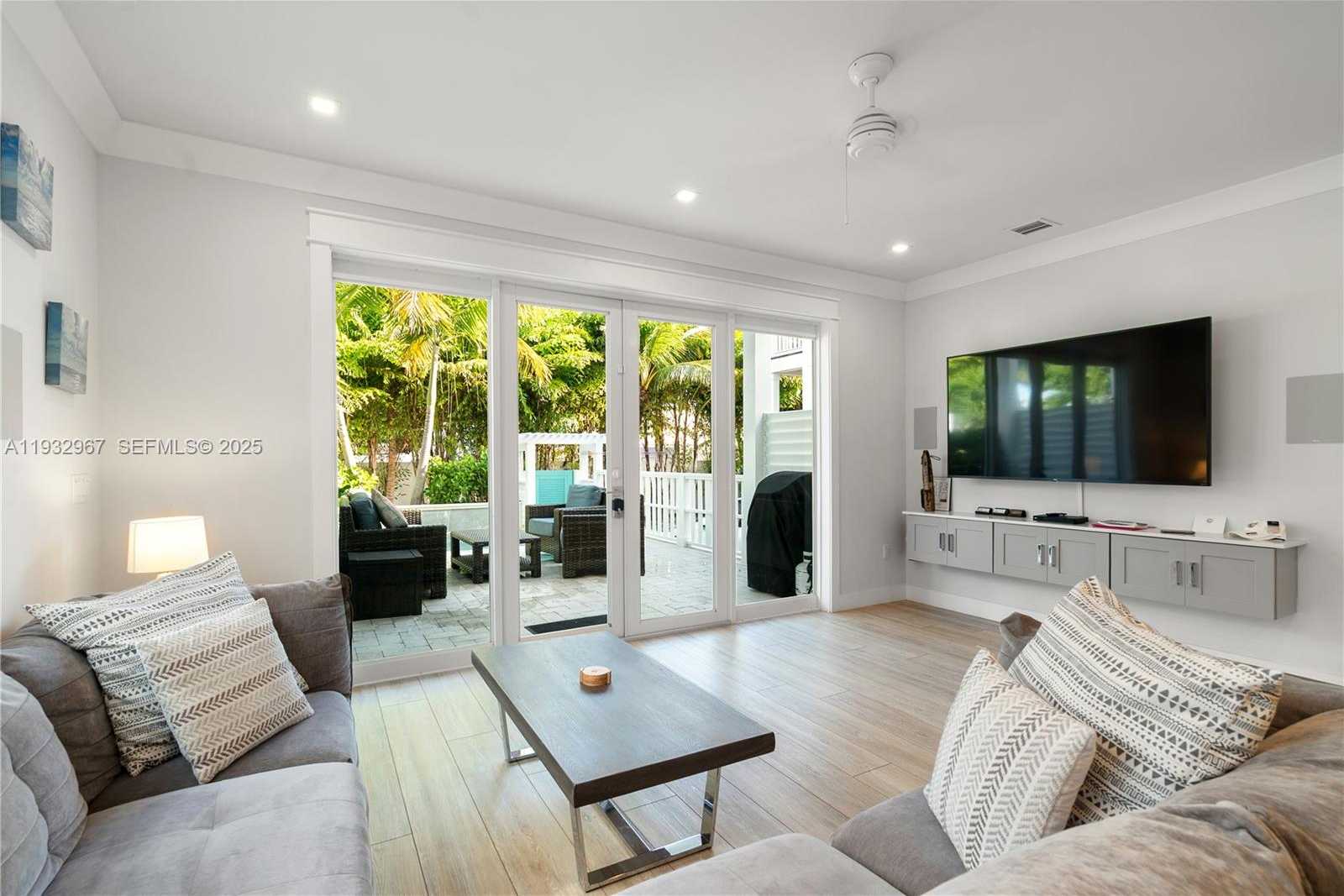 Small Image of Islamorada Number 5