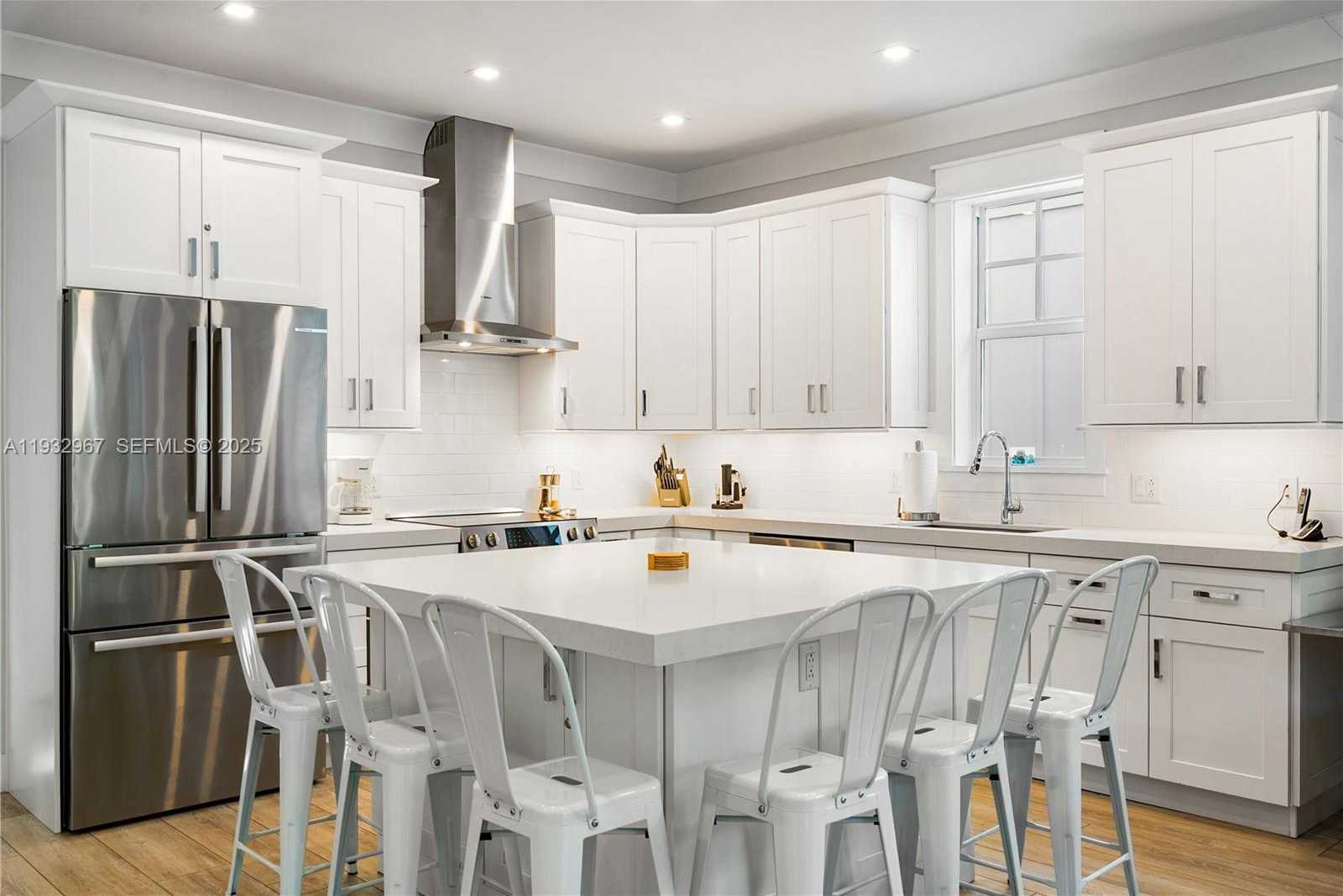 Small Image of Islamorada Number 7