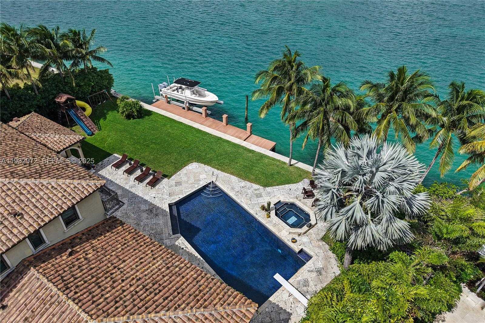 Small Image of 10330 WEST BROADVIEW DR, Bay Harbor Islands Number 13