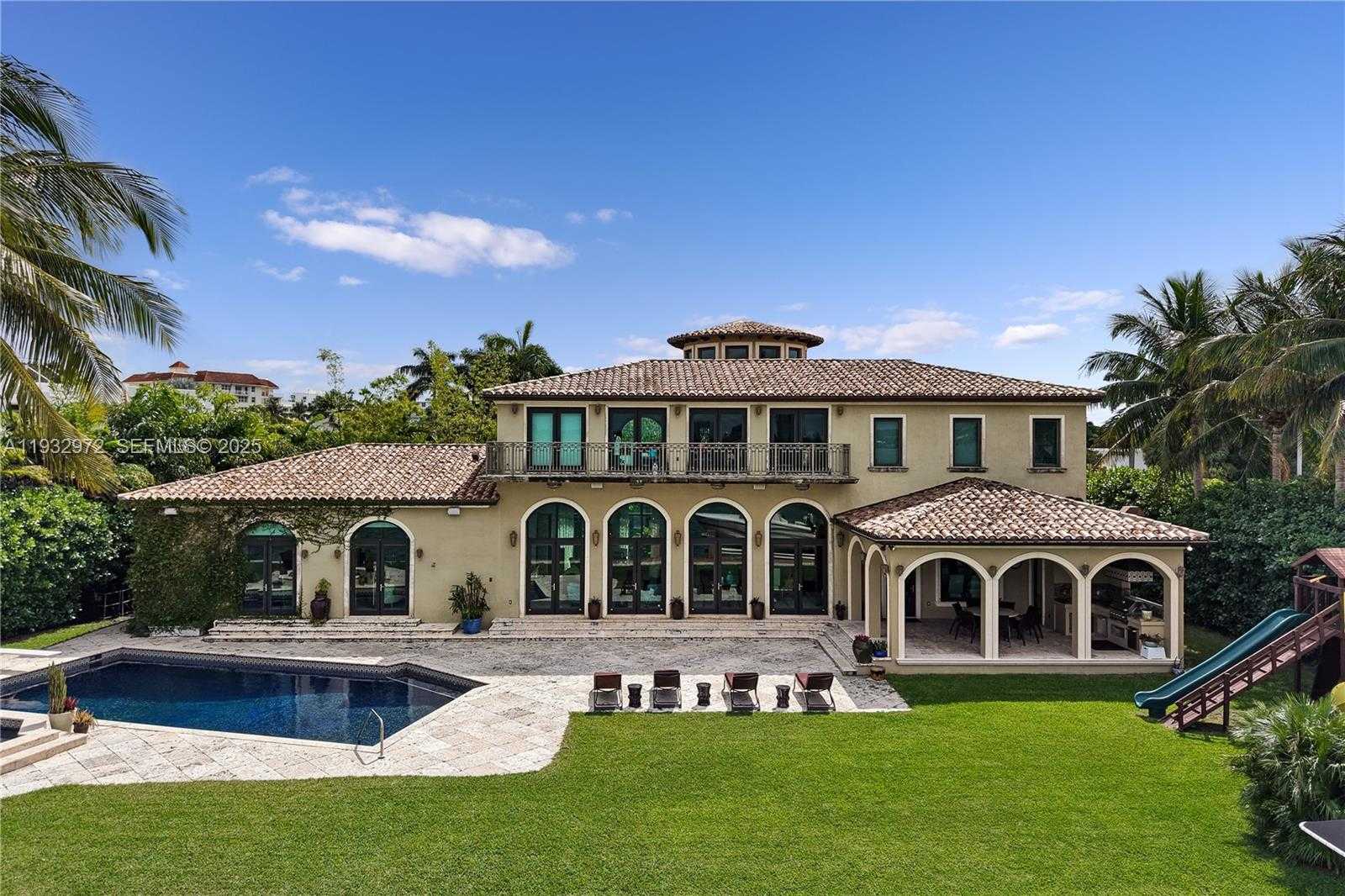 Small Image of 10330 WEST BROADVIEW DR, Bay Harbor Islands Number 23