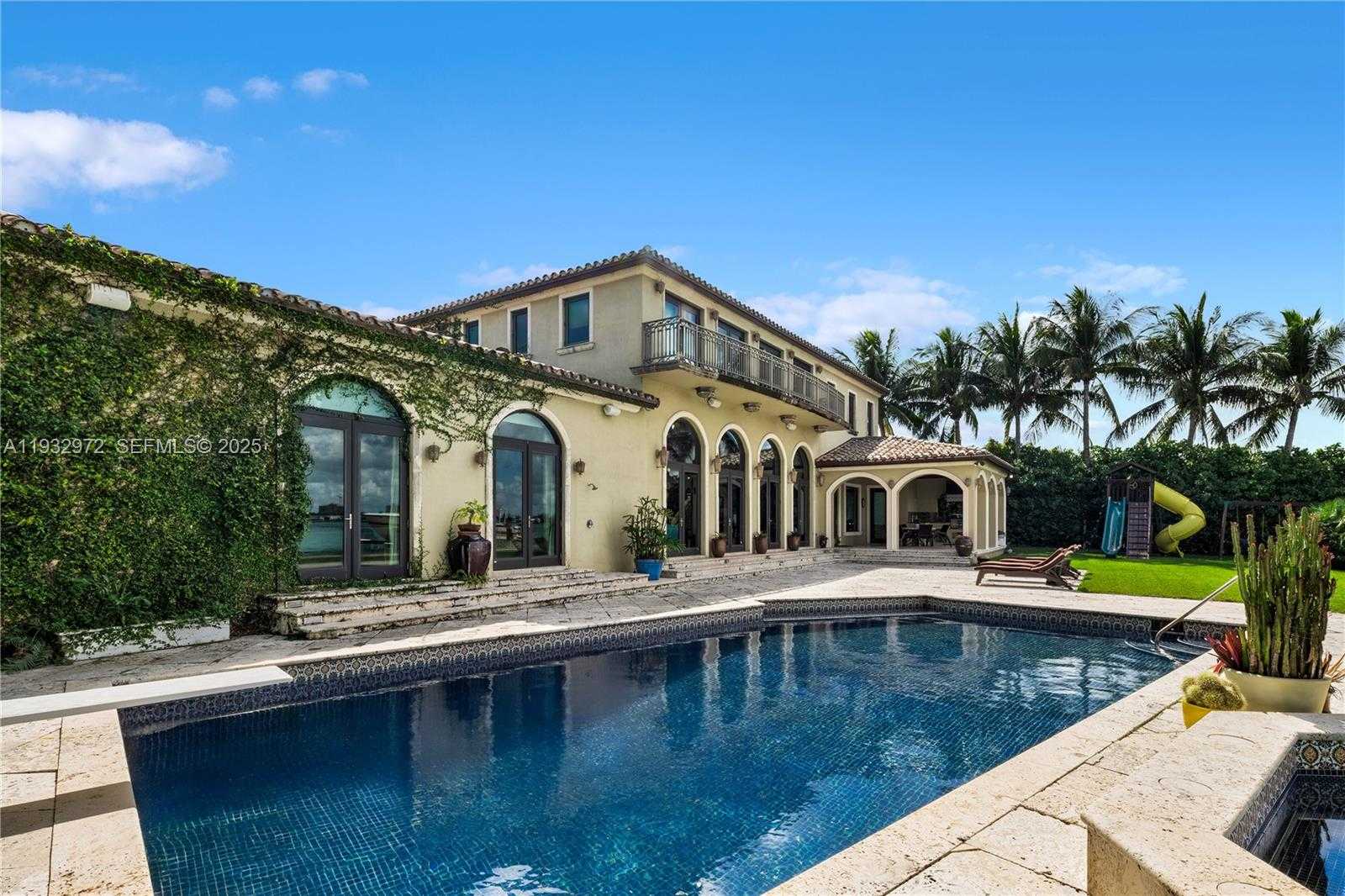 Small Image of 10330 WEST BROADVIEW DR, Bay Harbor Islands Number 25