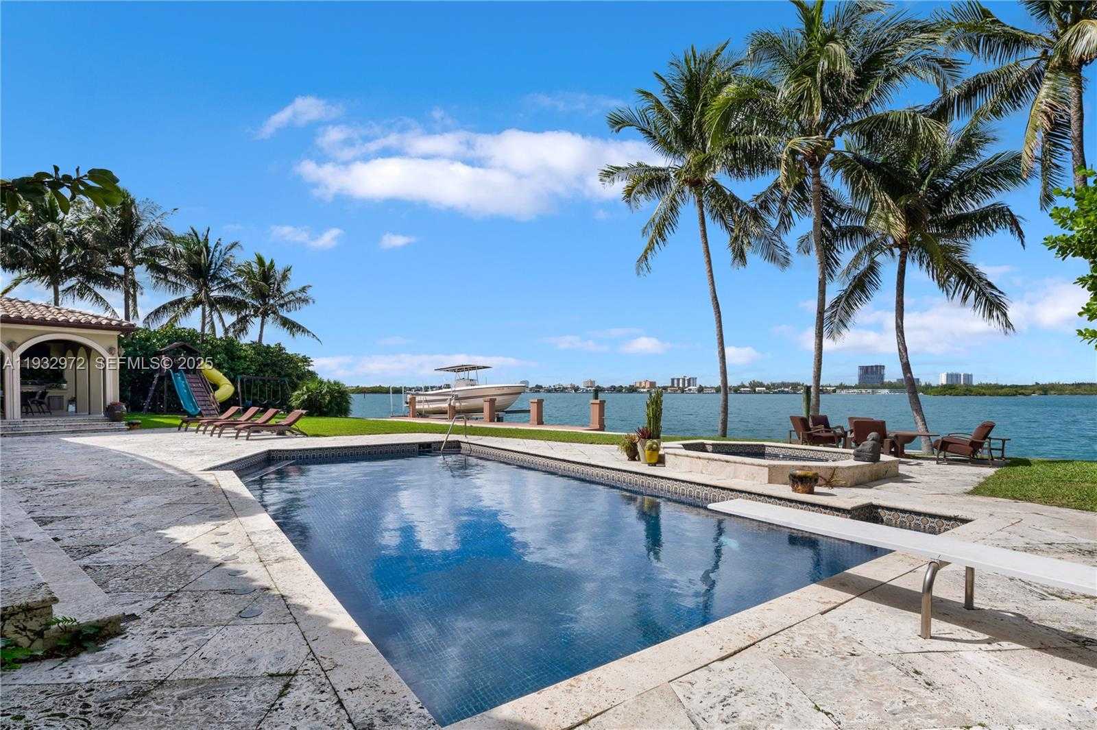 Small Image of 10330 WEST BROADVIEW DR, Bay Harbor Islands Number 26