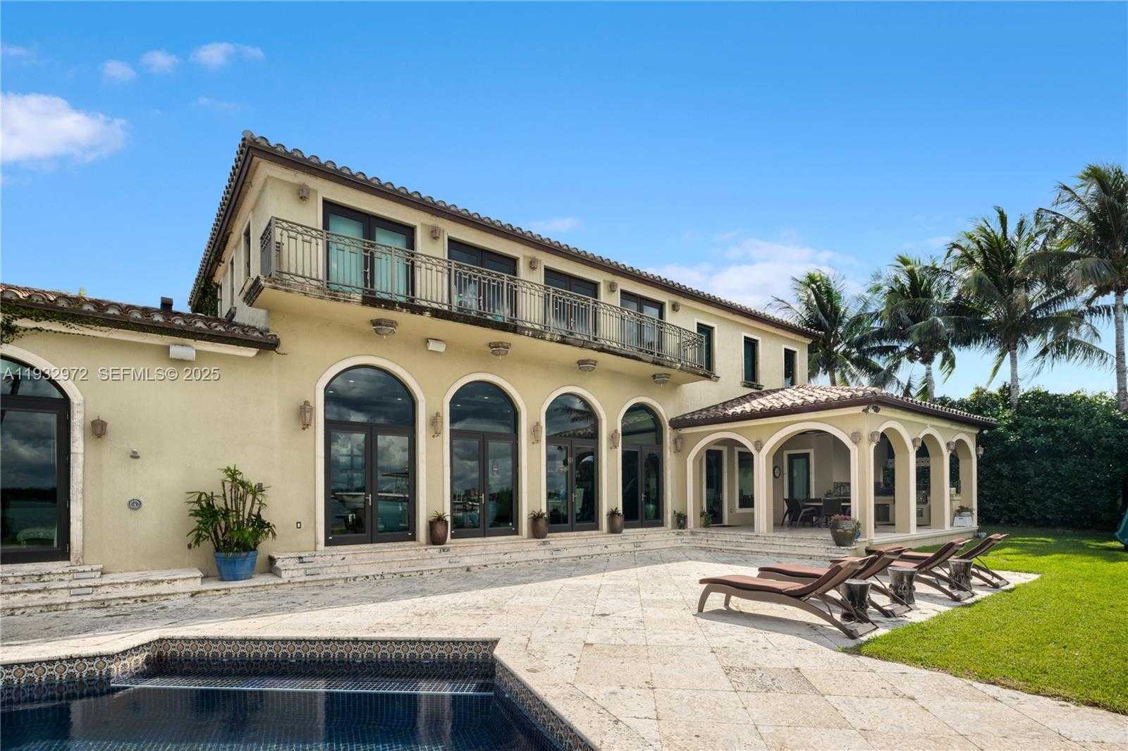 Small Image of 10330 WEST BROADVIEW DR, Bay Harbor Islands Number 28