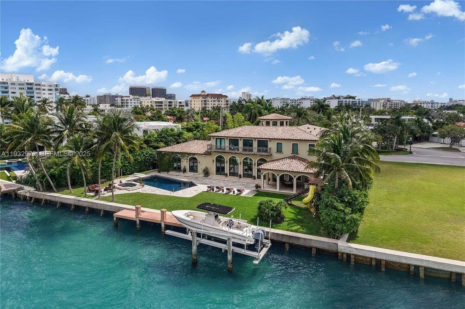 Small Image of 10330 WEST BROADVIEW DR, Bay Harbor Islands Number 31