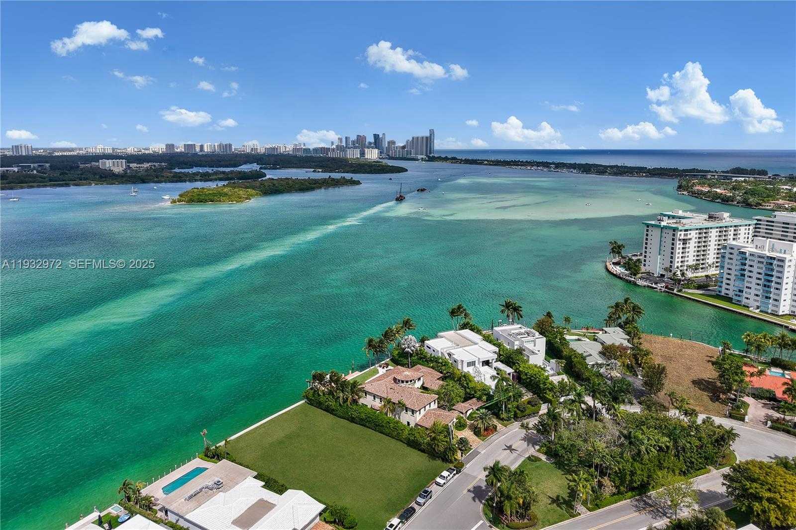 Small Image of 10330 WEST BROADVIEW DR, Bay Harbor Islands Number 34